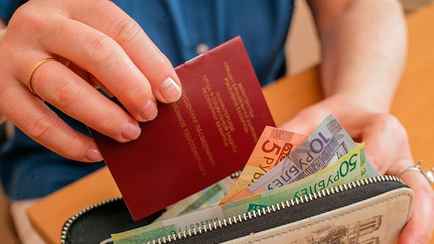 В Беларуси впервые начали выплачивать дополнительную накопительную пенсию