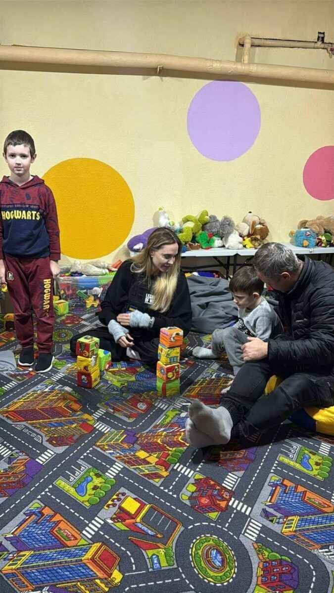 Анджелина Джоли приехала в украинский Херсон. Не обошлось без казусов