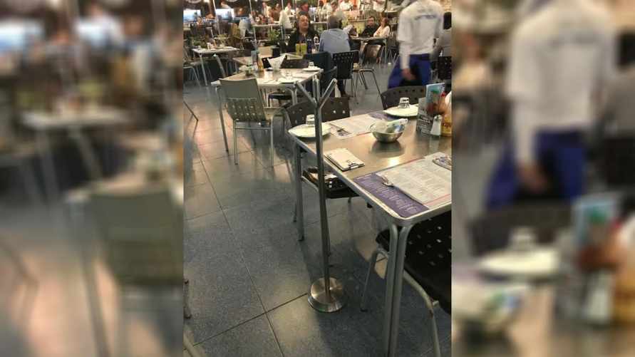 Милиция попросила белорусов не пользоваться вешалками в кафе. Что не так?