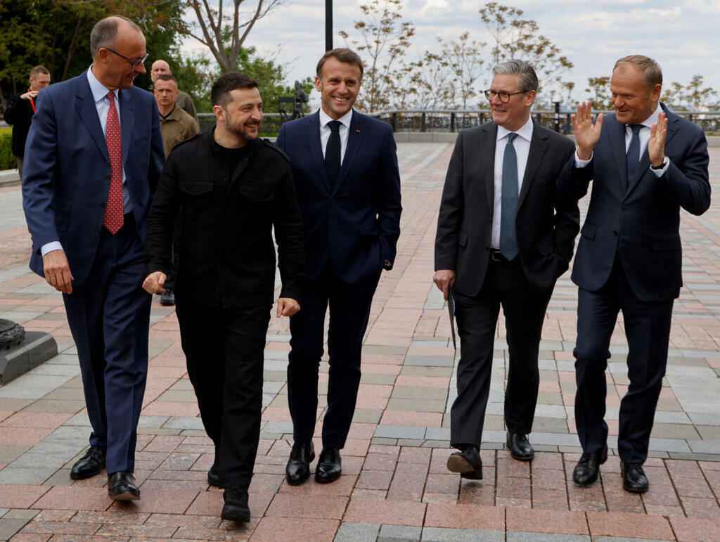 Франция, Германия и Великобритания "объединились" с Украиной, чтобы противостоять плану Трампа — Bloomberg