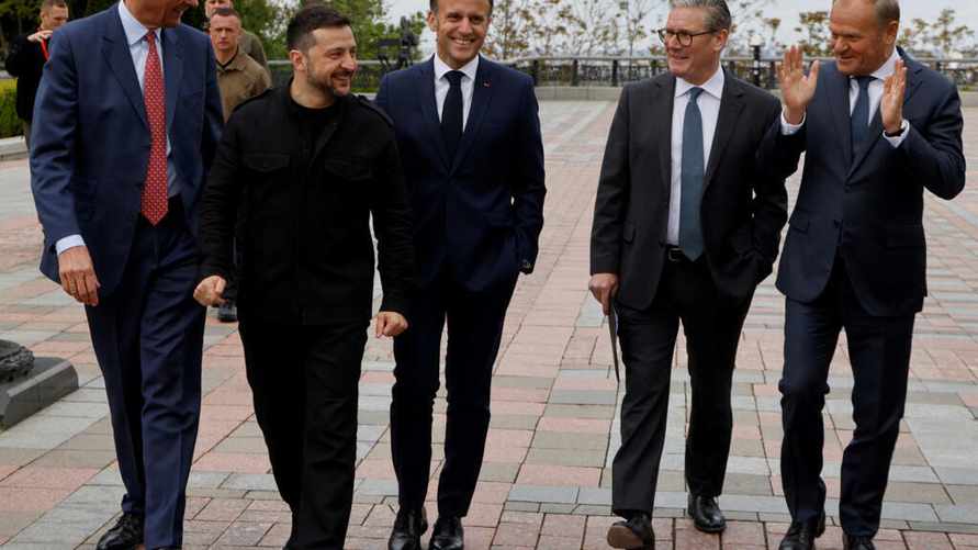 Франция, Германия и Великобритания "объединились" с Украиной, чтобы противостоять плану Трампа — Bloomberg