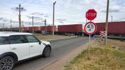 БелЖД «обязала» белорусов бежать навстречу поезду (не по рельсам!) в таких случаях