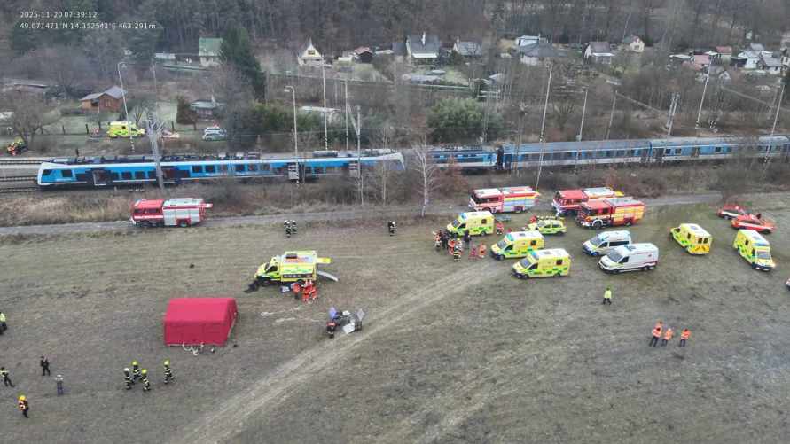 В Чехии лоб в лоб столкнулись пассажирские поезда