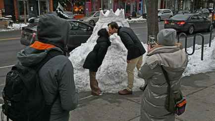 Белорусский скульптор возвел в Нью-Йорке снежного Миндовга. Но жители решили, что это Посейдон или Аквамен