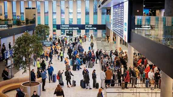 Вильнюсский аэропорт снова остановился. Но не из-за контрабандных шаров