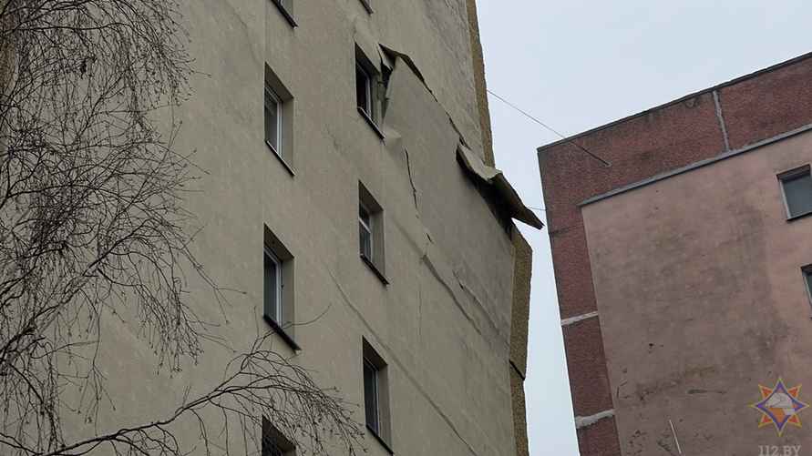 Спасатели решили разобрать верхние этажи пострадавшего дома в Гомеле