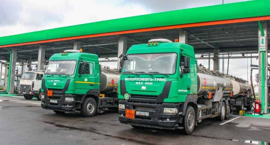 "Белоруснефть" ищет водителей сразу в 6 городах Беларуси. Где пообещали зарплату выше средней по стране?