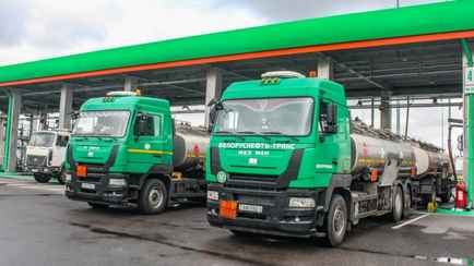 «Белоруснефть» ищет водителей сразу в 6 городах Беларуси. Где пообещали зарплату выше средней по стране?