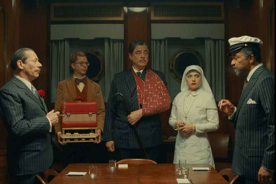 Какие фильмы посмотреть к Новому году? Rolling Stone собрала ТОП-20, вышедших в очень удачный 2025 год