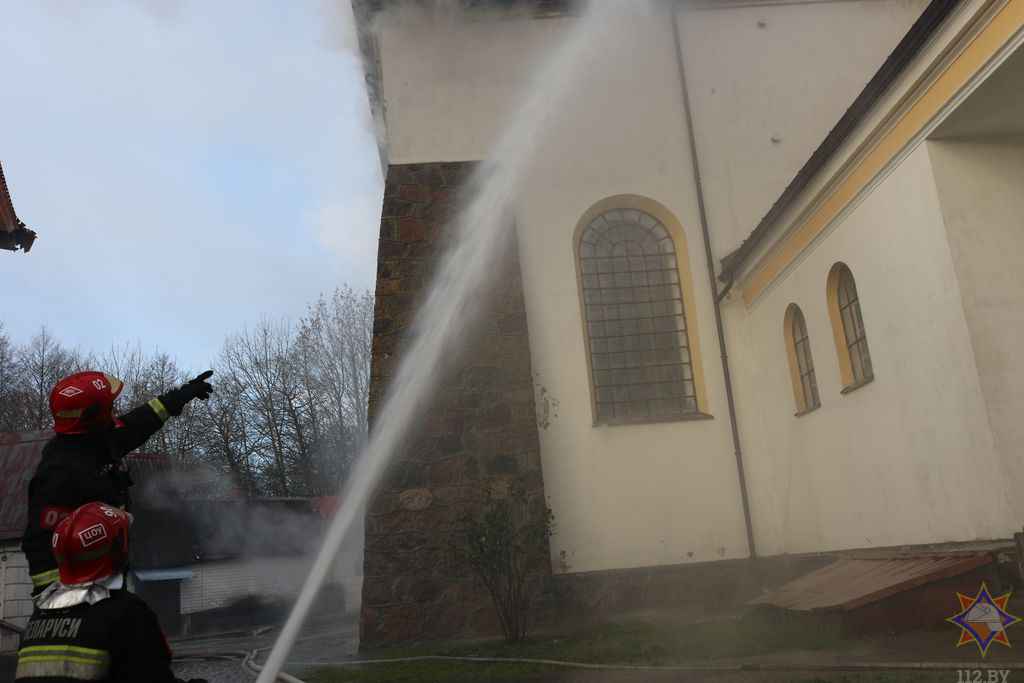 В МЧС назвали причину пожара костёла под Гродно