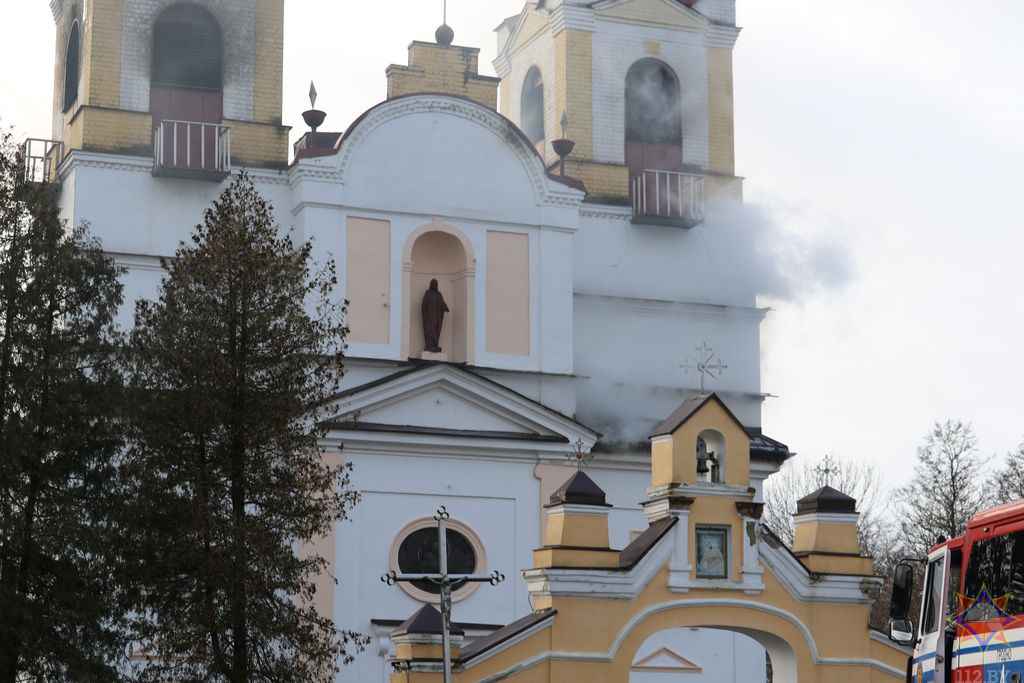 В МЧС назвали причину пожара костёла под Гродно