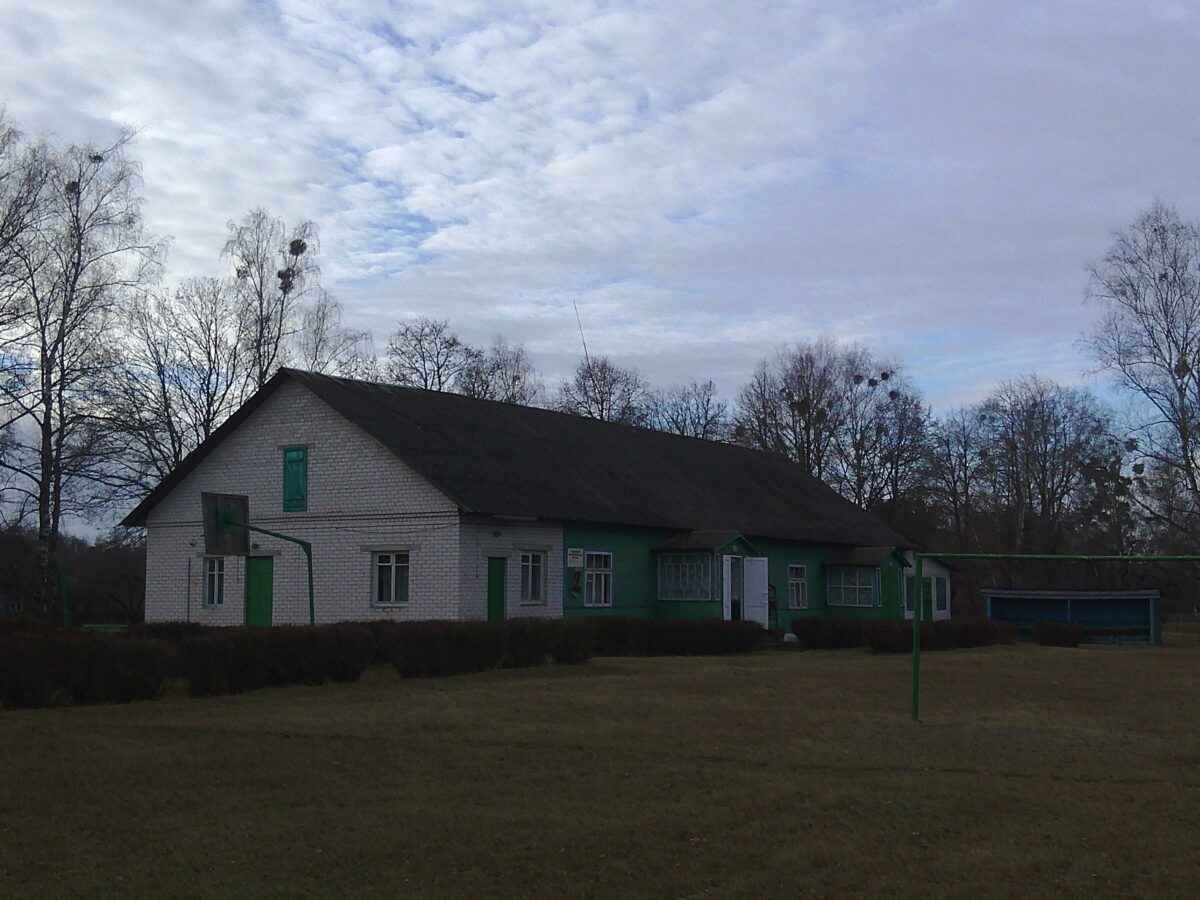 Многодетная мама купила детский лагерь под Гродно, чтобы жить там всей семьёй