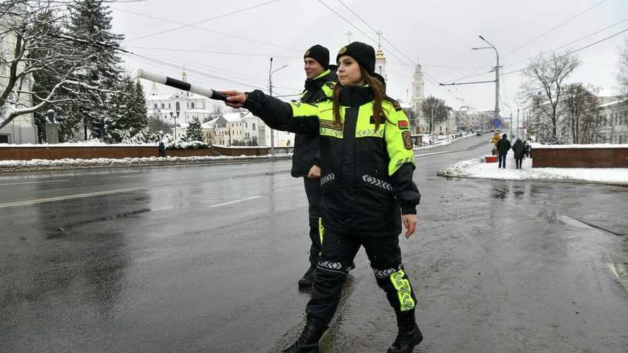 ГАИ предупредила белорусов об опасности "самоослепления" и "кажущихся" расстояниях