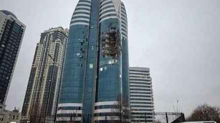 Беспилотник поразил небоскреб в Грозном рядом с резиденцией Кадырова