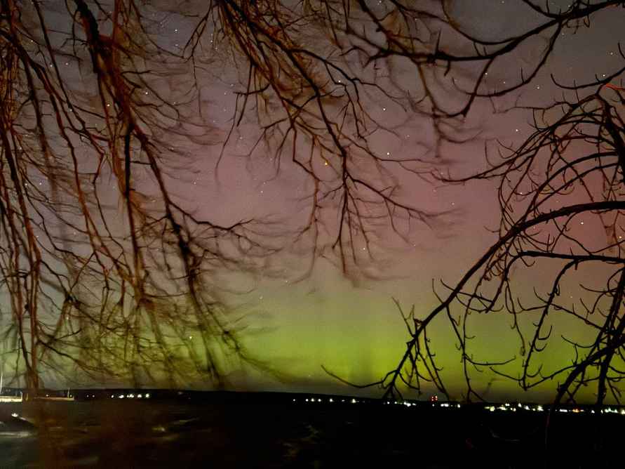 Над Беларусью снова заметили северное сияние