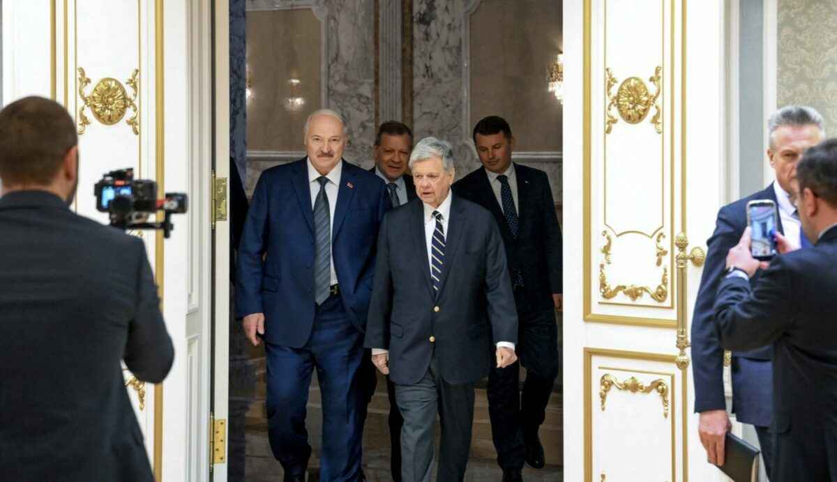 Лукашенко помиловал Бабарико, Колесникову и Беляцкого среди других 123 освобождённых после переговов с США