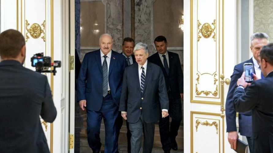 Лукашенко помиловал Бабарико, Колесникову и Беляцкого среди других 123 освобождённых после переговов с США