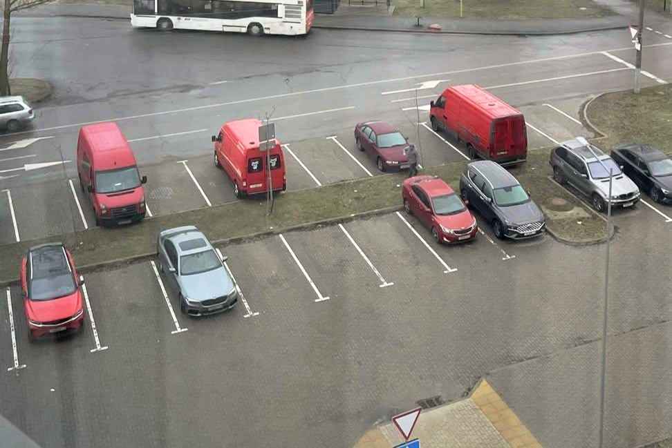 Белорусы "нашли" способ не отрабатывать переносы рабочих дней. Но не у всех получилось — «Пришлось выйти на работу»