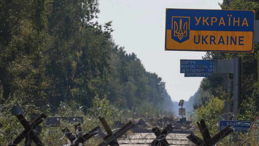 Зеленский пригрозил Беларуси "ответом" и обвинил в помощи России в наведении БПЛА