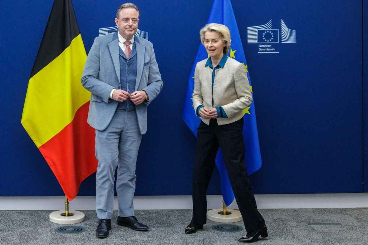 Еврокомиссия представила план передачи Украине 165 млрд евро из замороженных российских активов