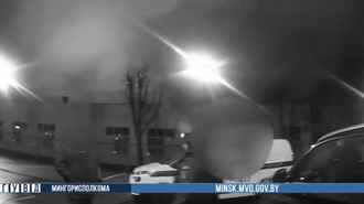 «Скучно было»: в Минске подросток разбил окно BMW, залез внутрь и уснул