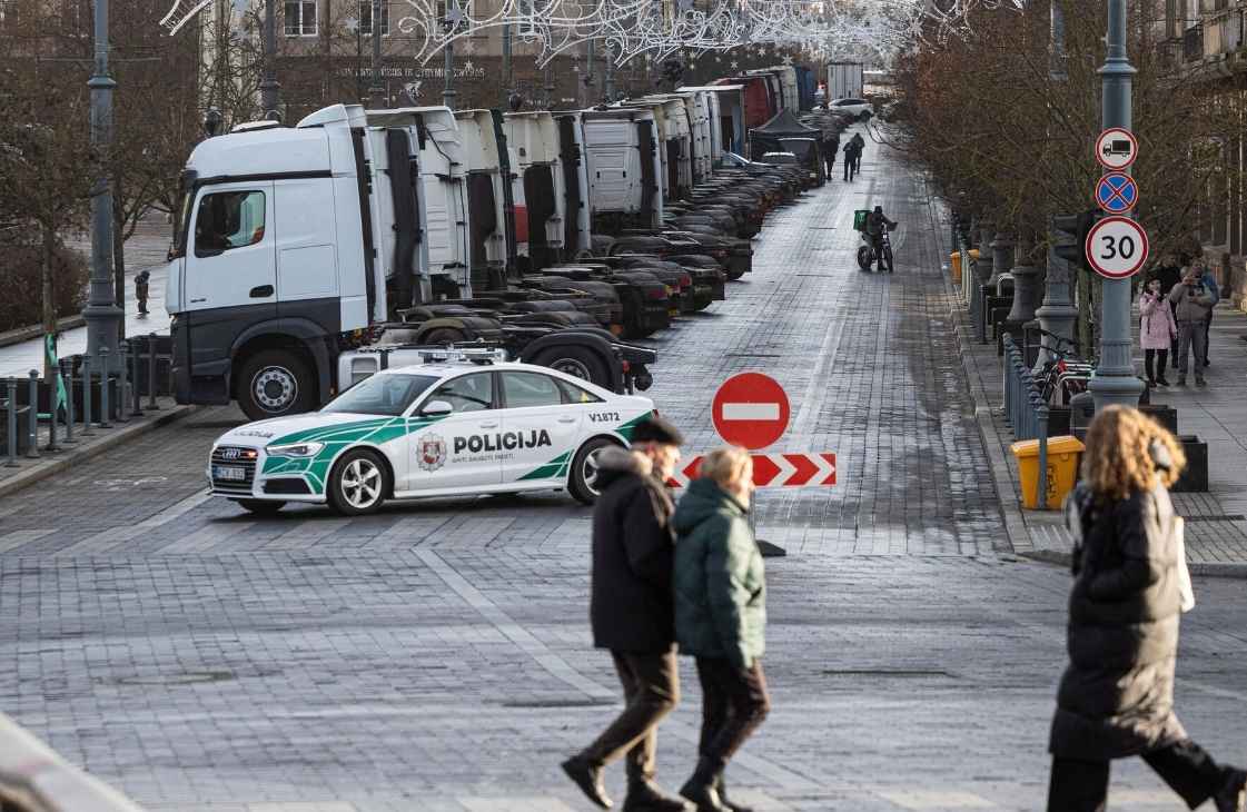Литовские перевозчики рассорились из-за конфликта Вильнюса и Минска - "Несовместимы с ценностями"