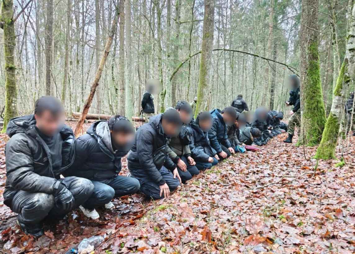Сразу 180 нелегалов проникли в Польшу через подземный тоннель из Беларуси — Погранслужба Польши