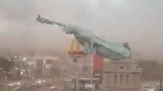 Статую Свободы снесло ураганом. Но есть нюанс