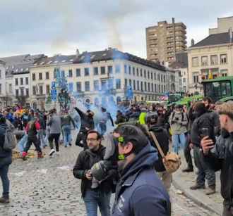 Фермеры забросали картошкой полицию во время протестов на фоне саммита ЕС
