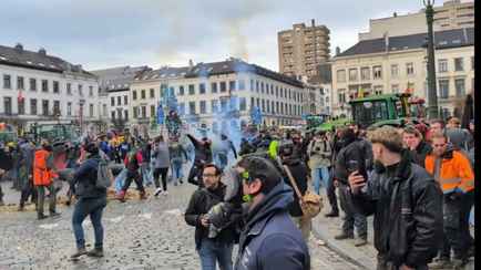 Фермеры забросали картошкой полицию во время протестов на фоне саммита ЕС