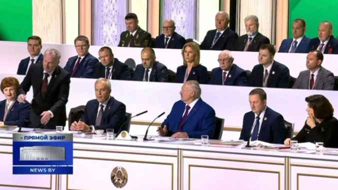 Белорусам на ВНС пообещали конкурентный белорусский смартфон через 25 лет — «Ну а что делать?»