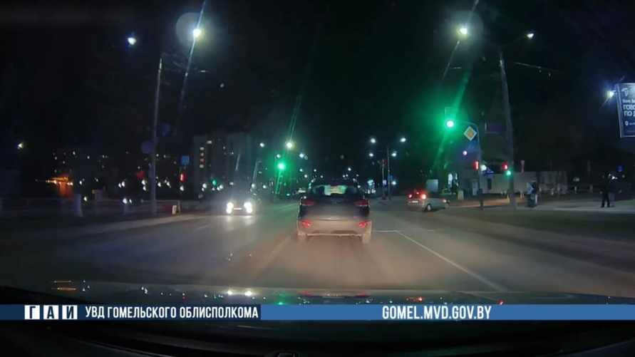 В Речице водителя, ехавшего с выключенными фарами, оштрафовали на 8400 рублей и лишили прав