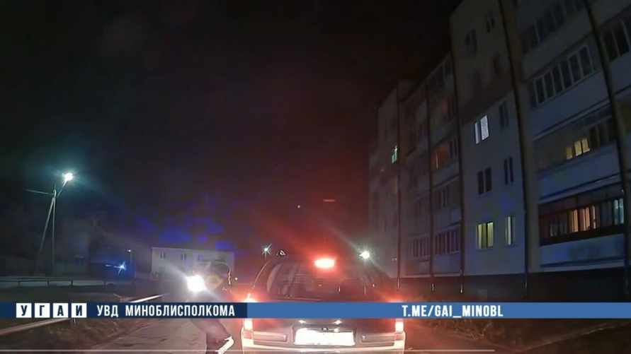 В Слуцке мужчина похитил 18-летнюю девушку и пытался скрыться от погони. Была стрельба