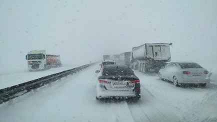 В МВД призвали водителей «не создавать нервозность». Что проверить в авто перед выездом в метель?