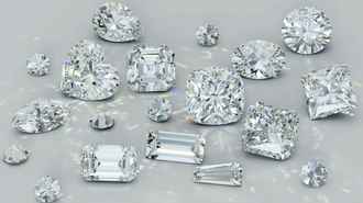 Нацбанк предложил белорусам закупиться бриллиантами. Какие продают за 225 рублей?