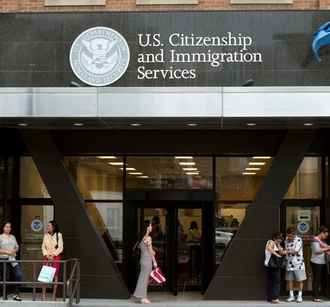 США приостановили «катастрофическую программу» розыгрыша Green Card