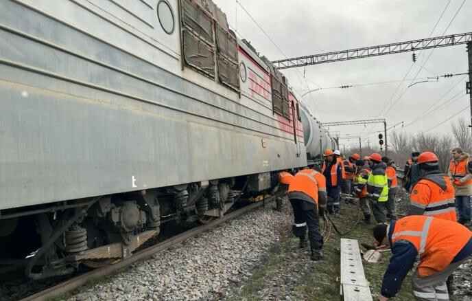 В России сошел с рельсов поезд