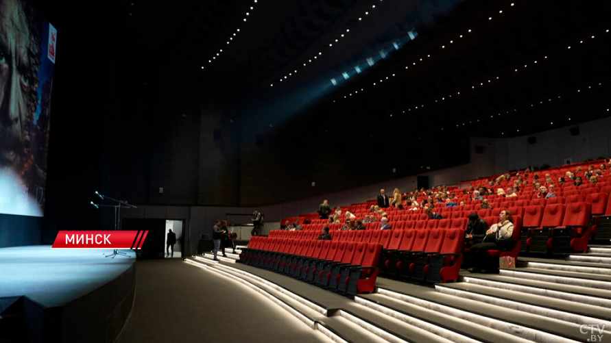 В одном из кинотеатров Минска решили показывать трансляции хоккейных матчей. Почем билеты и будет ли пиво?