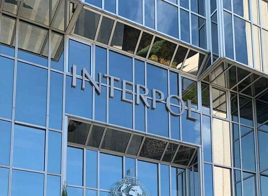 Интерпол получил запрос на красный ордер для ареста украинцев бежавших в Беларусь