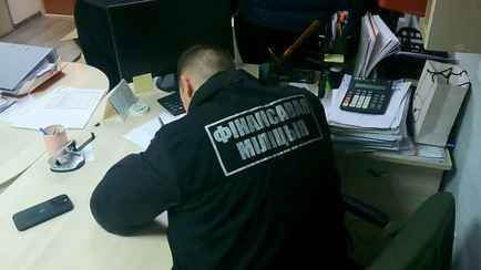 ДФР КГК насчитал гомельским таксистам 450 тыс. рублей дополнительных налогов