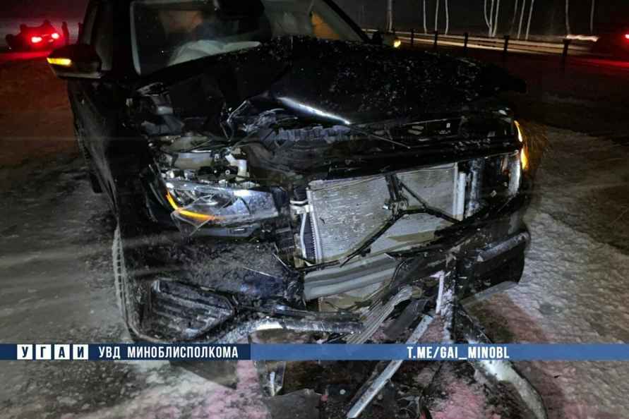 В снежном ДТП под Червенем пострадали 9 авто