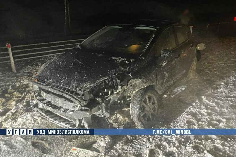 В снежном ДТП под Червенем пострадали 9 авто