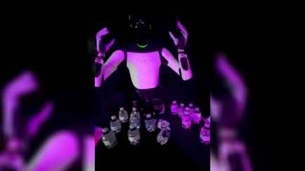 Робот Tesla потерял сознание