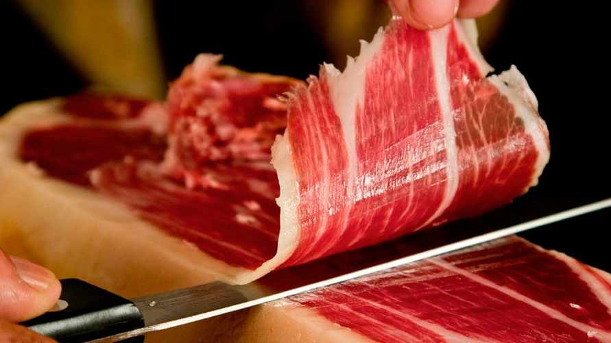 Белорусам пообещали бесплатную дегустацию «импортозамещающих» аналогов хамона и прошутто