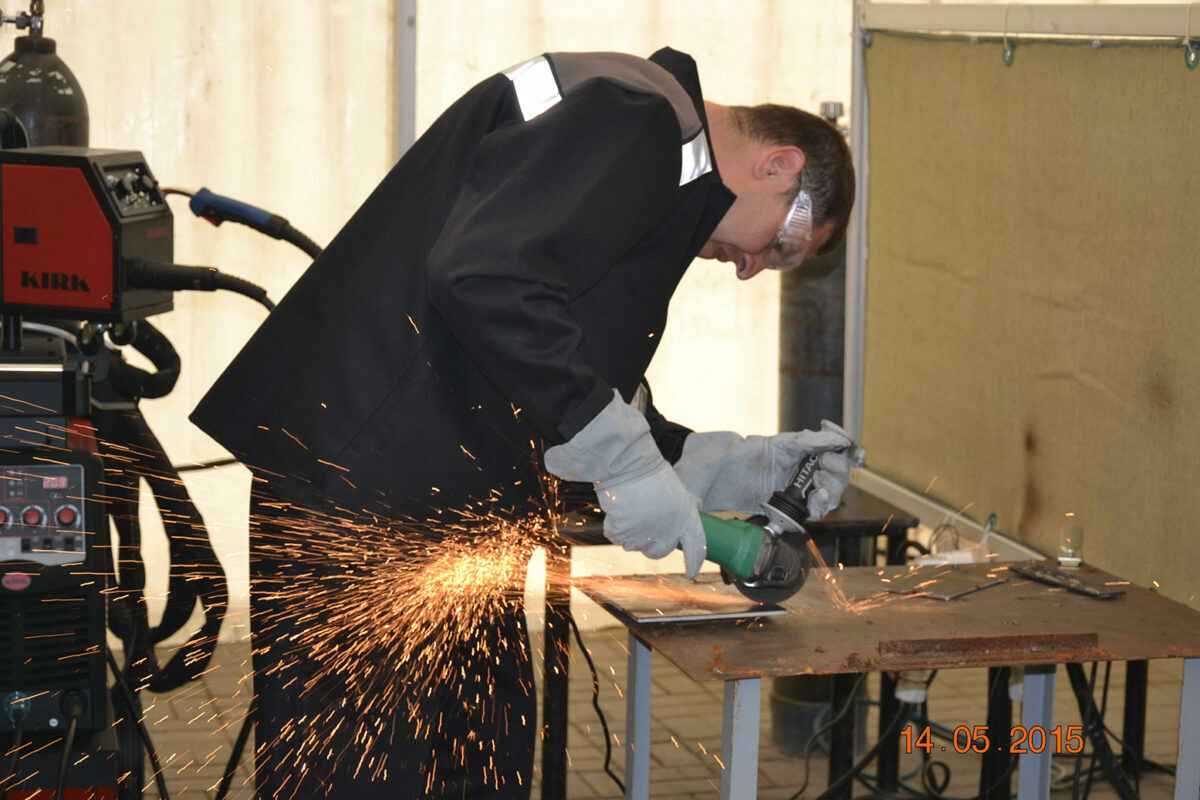 На госТВ призвали школы заняться профориентацией 11-классников — «Не только айтишник, но и сварщик!»