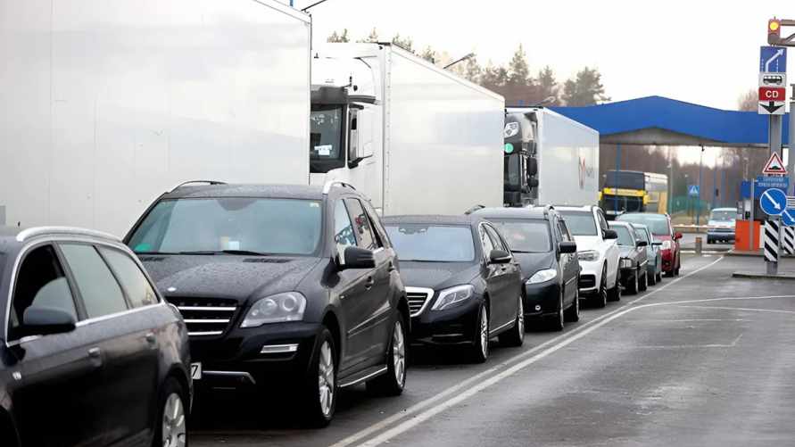 Белорусы признались, почему едут в Польшу и Литву. А зачем иностранцы - в Беларусь?