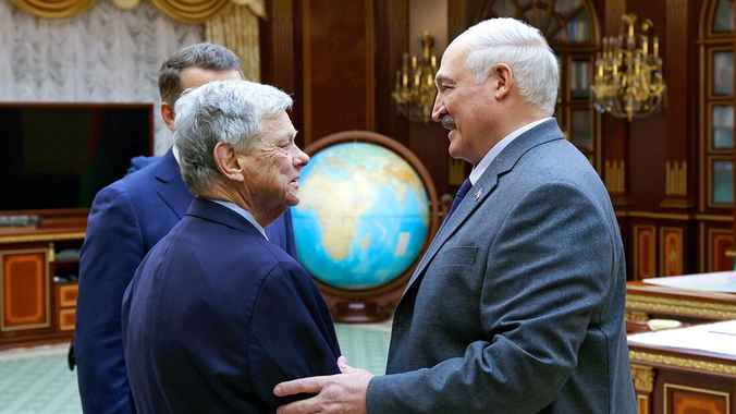 На переговоры с Лукашенко в Минск приехал спецпосланник Трампа Коул