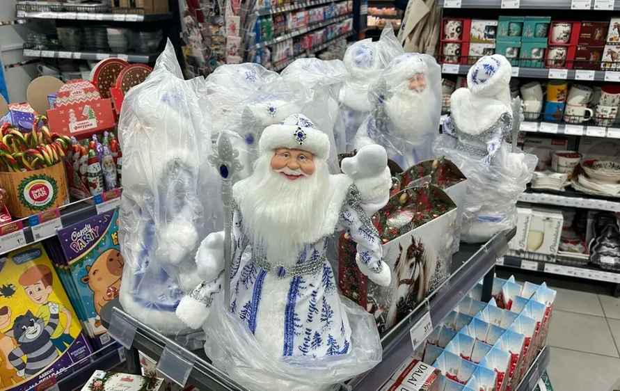 Эпидемиологи посоветовали белорусам искать знак бокала на детских новогодних подарках