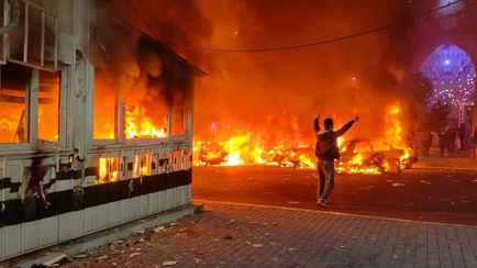 Иран в огне. КСИР предупредил протестующих о «красной линии»