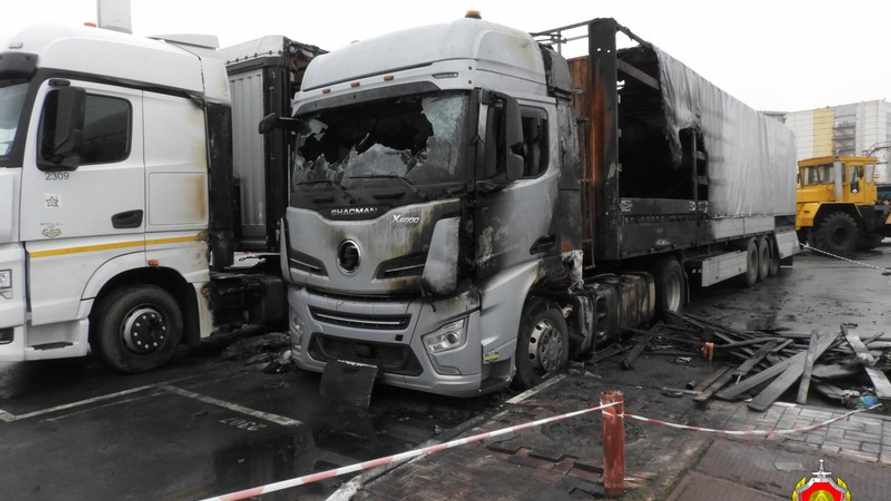 Под Солигорском самовоспламенился китайский тягач Shacman